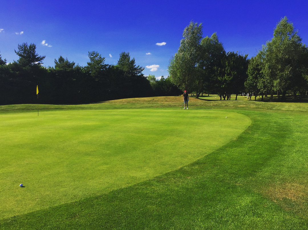 Cambridge Lakes Golf Course景点图片