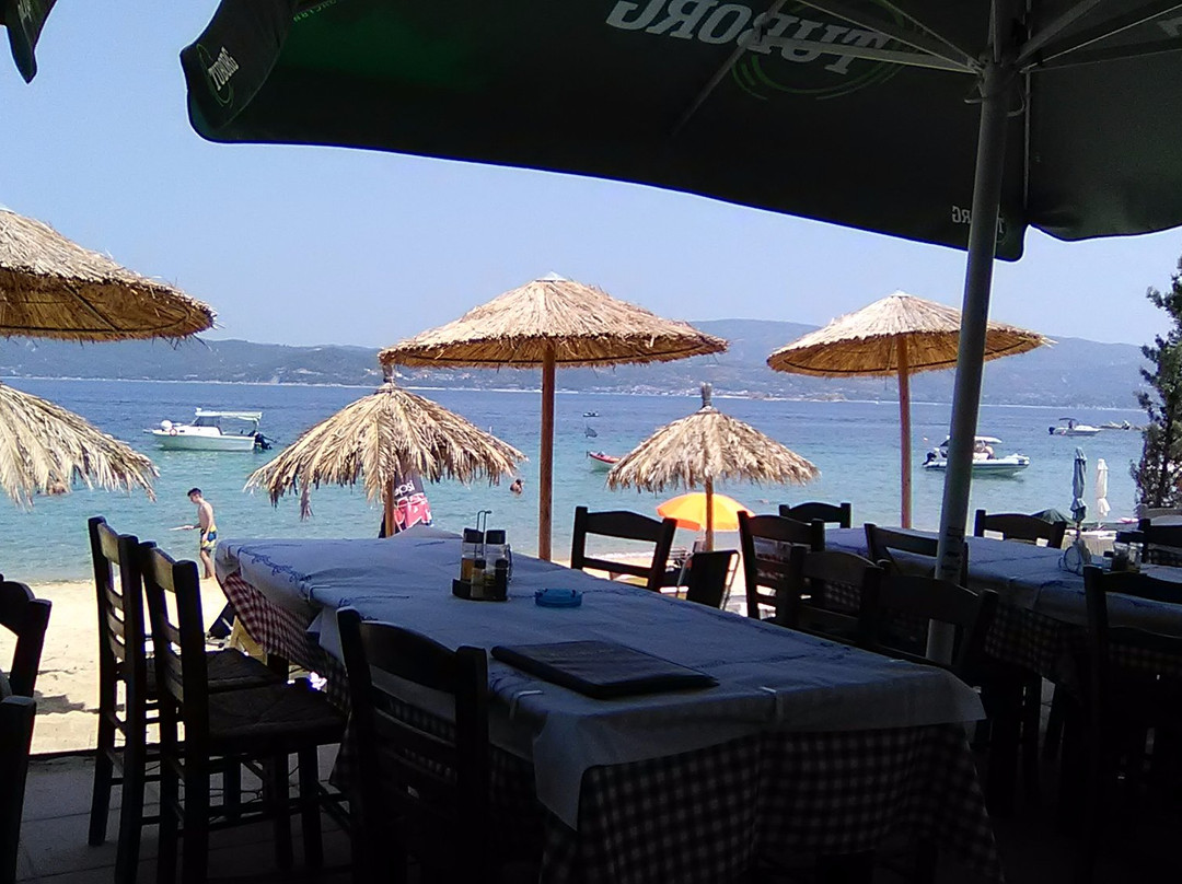Ammouliani餐馆和美食-Megali Ammos Taverna