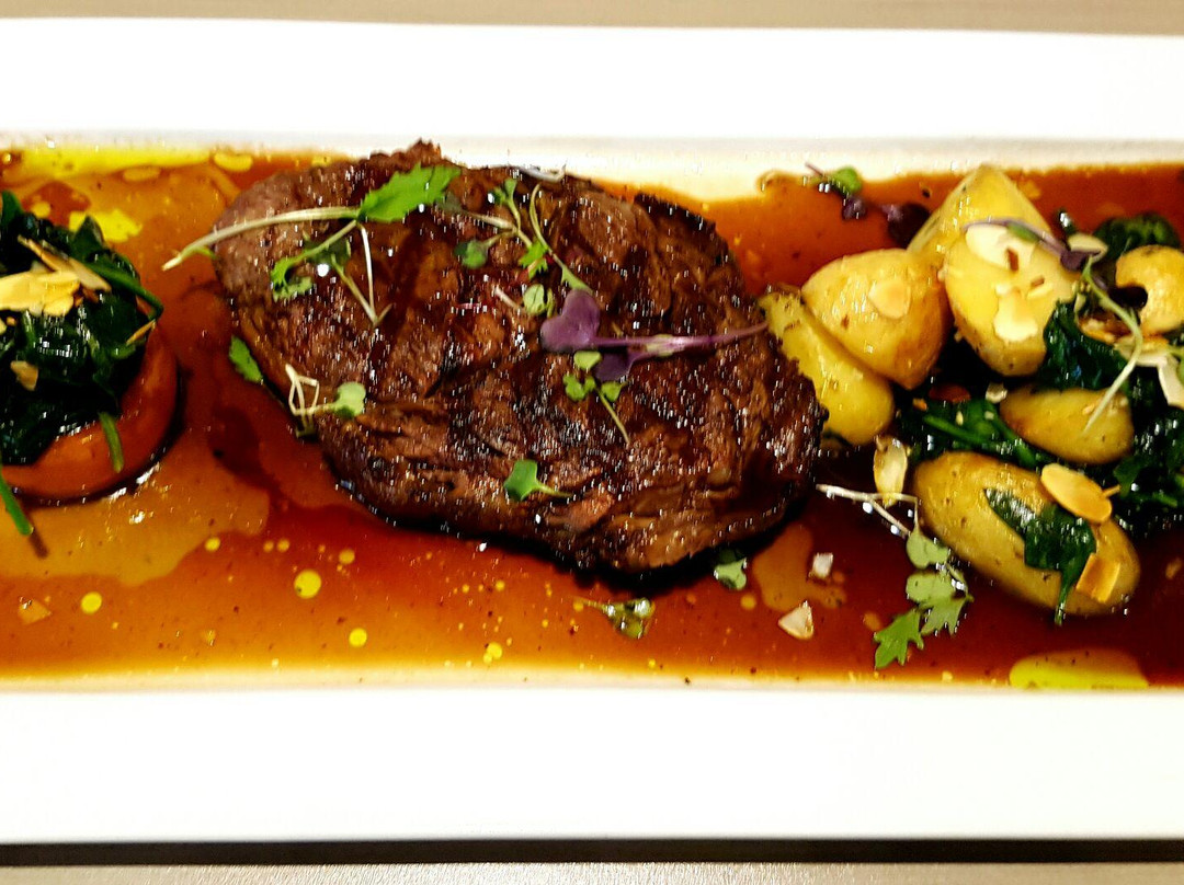 Lava Cafe Restaurant Bar & Lava Lounge