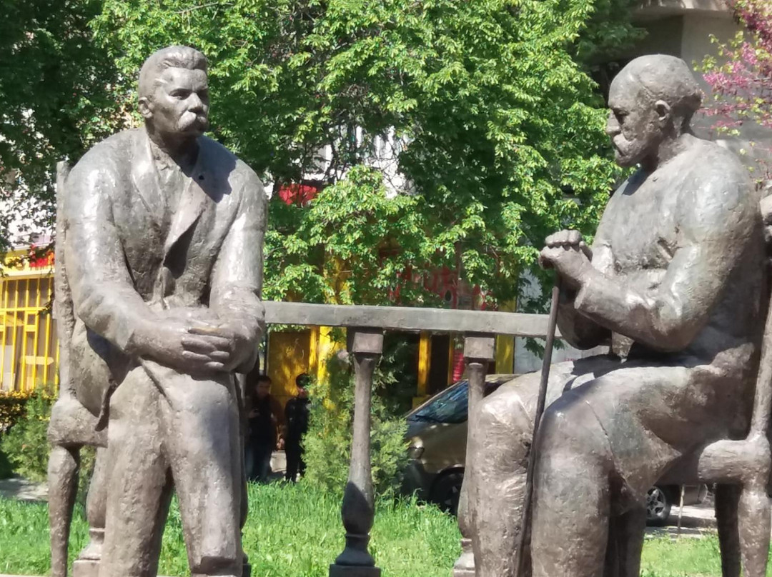 Monument to Sadriddin Aini and Maxim Gorky-杜尚别必去景点