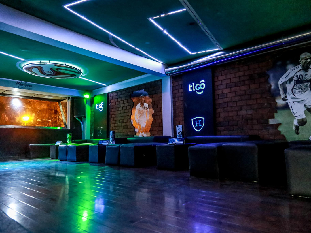 Sacaba旅游景点-Hooligans