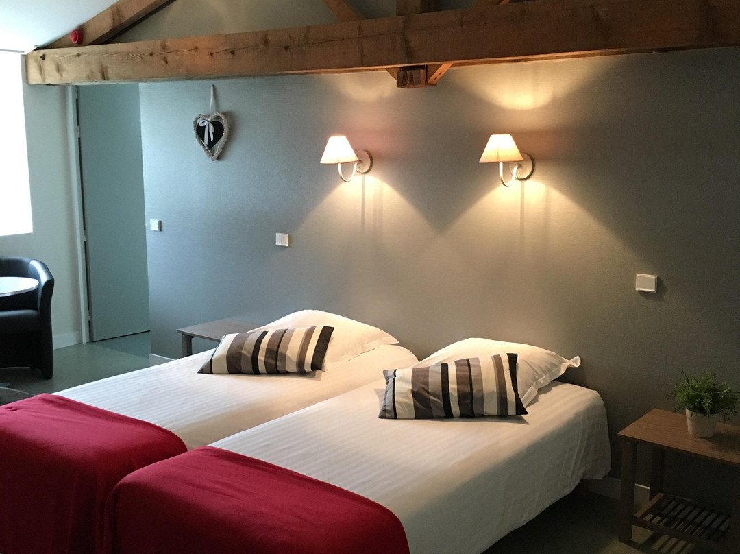 Chateau De Laleard主图