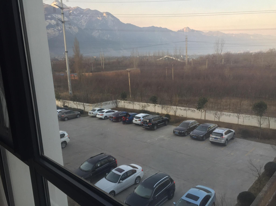 华山富润酒店 主图