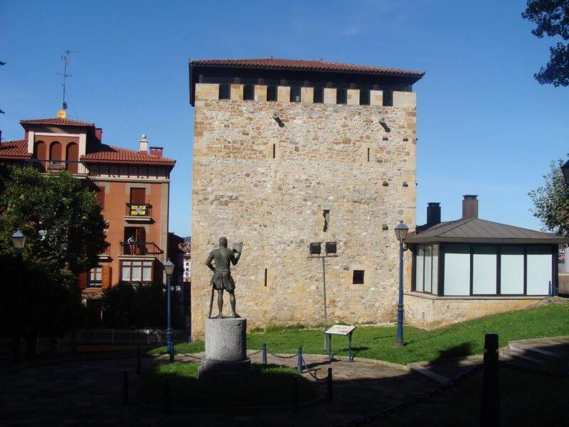 Torre de Salazar景点图片