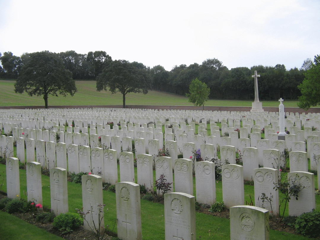 Heilly Station Cemetery景点图片