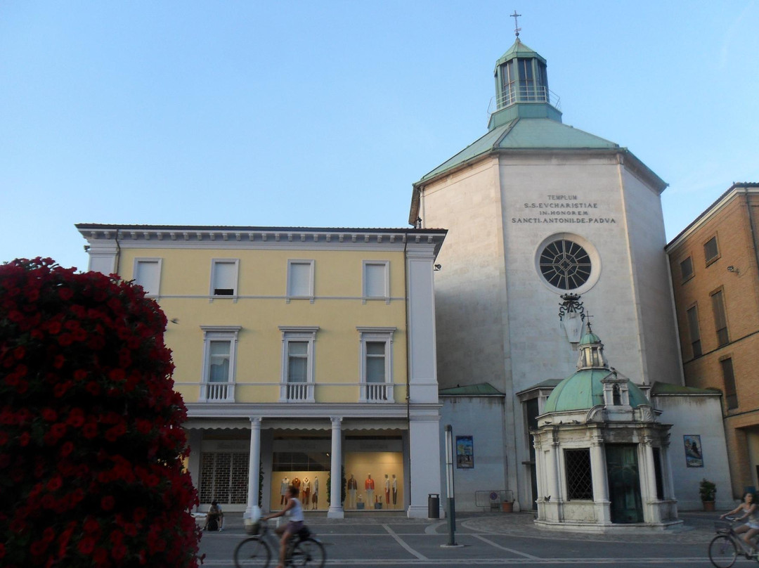 San Fortunato旅游景点-Tempietto Di Sant'antonio