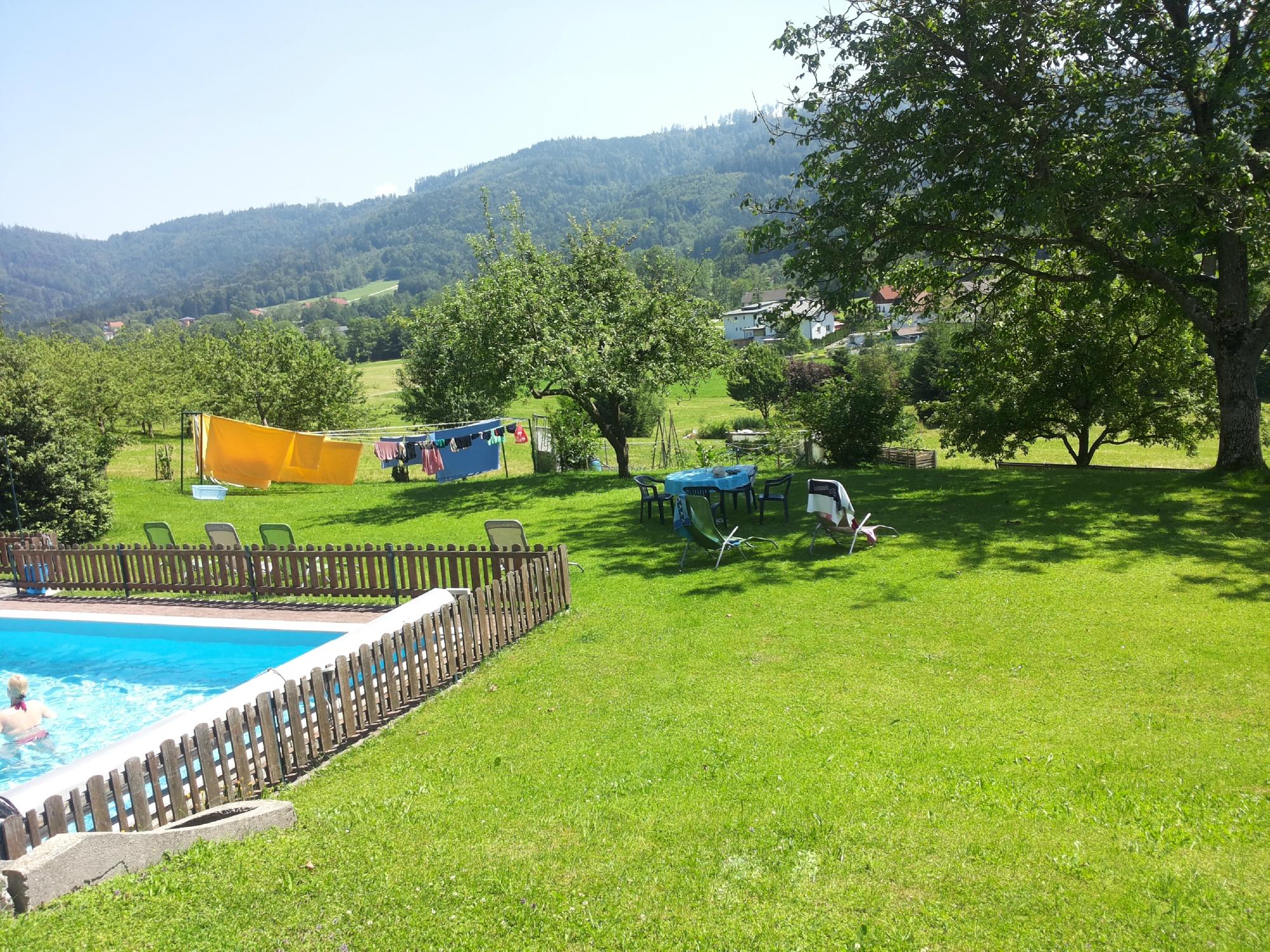 Fruhstuckspension Haus Helene-泳池
