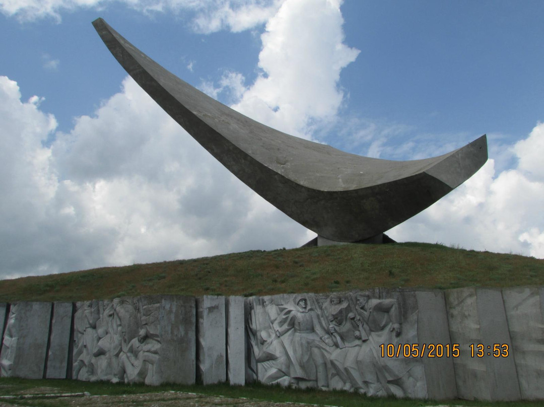 Memorial Complex in Honor of the Heroes Eltigen Marine景点图片