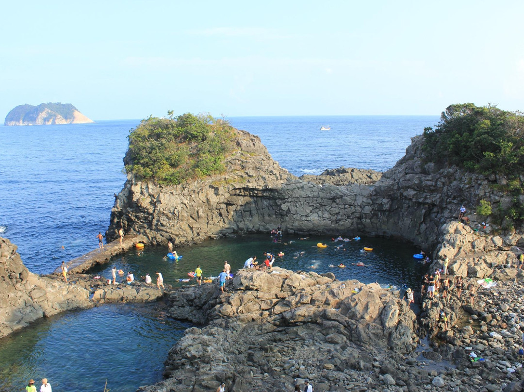 Hwangwooji Coast-西归浦市必去景点