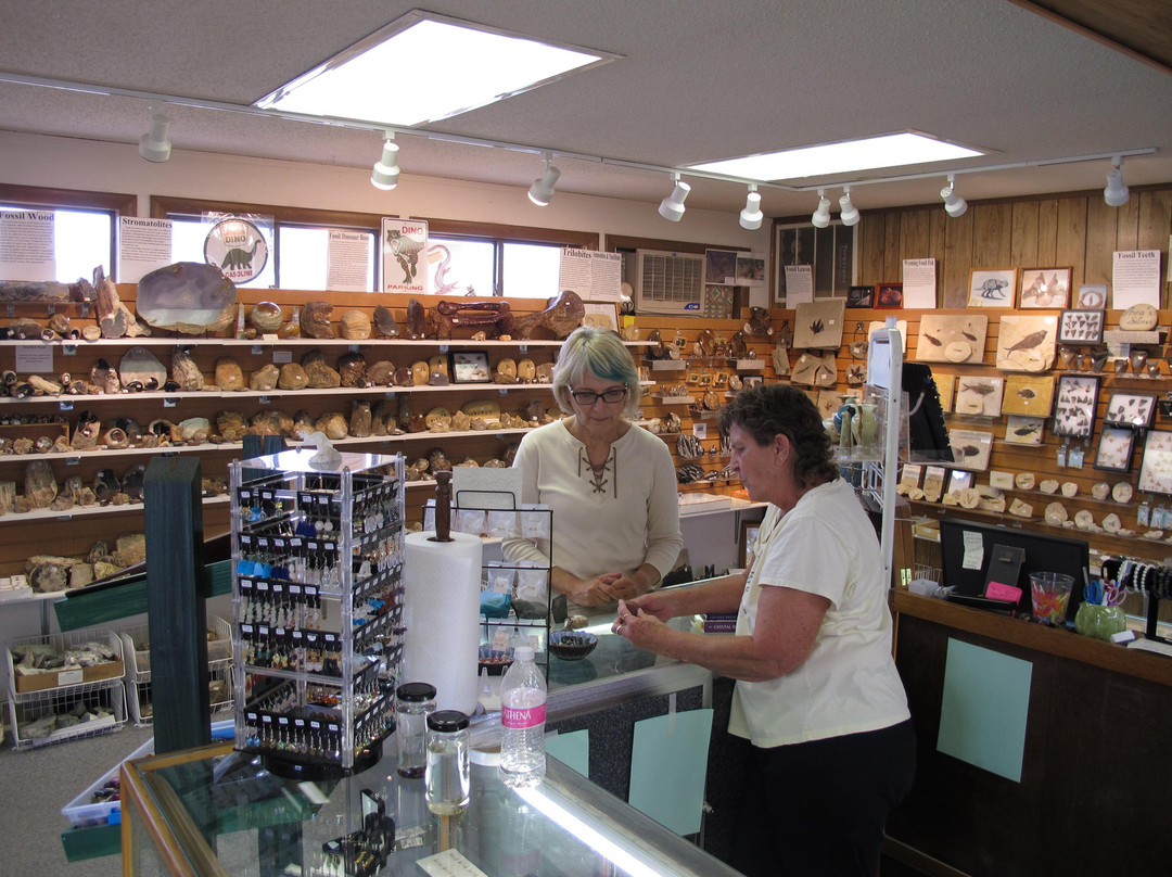 Ava's Silver and Rock Shop-瑟莫波利斯必去景点