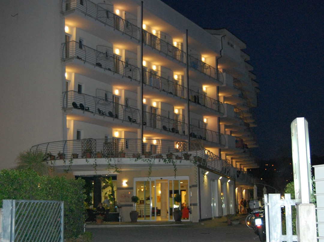 蒙特西尔瓦诺酒店住宿-拉宁费雅酒店