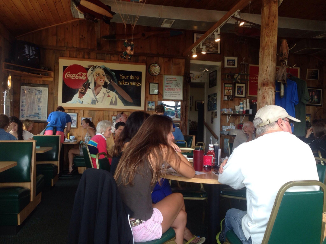 Hampton Airfield-汉普顿必去景点