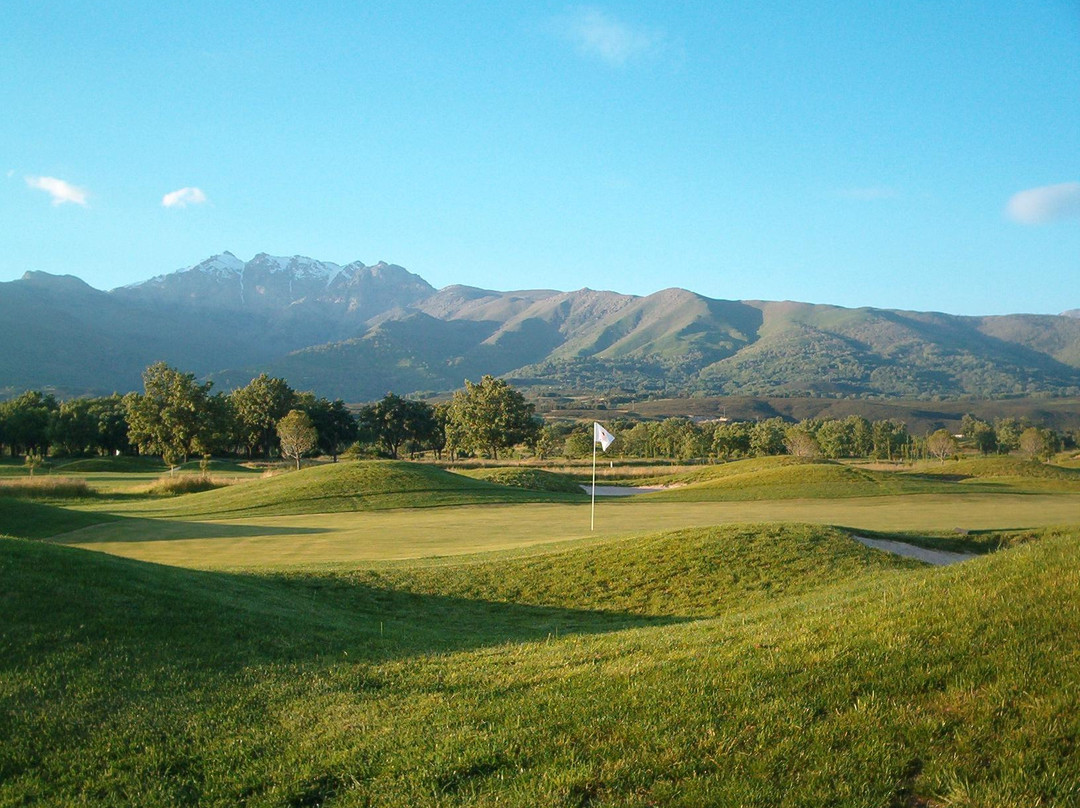 Campo De Golf De Candeleda-Candeleda必去景点