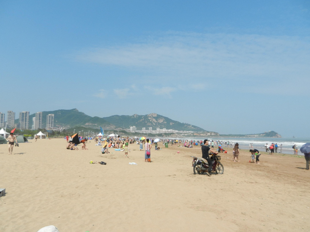 青岛石老人海水浴场-青岛市必去景点