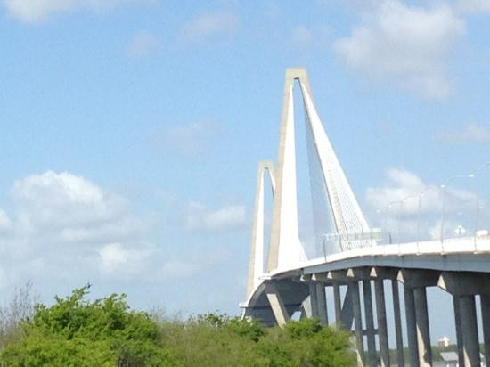 小亚瑟·罗芙奥大桥-查尔斯顿必去景点