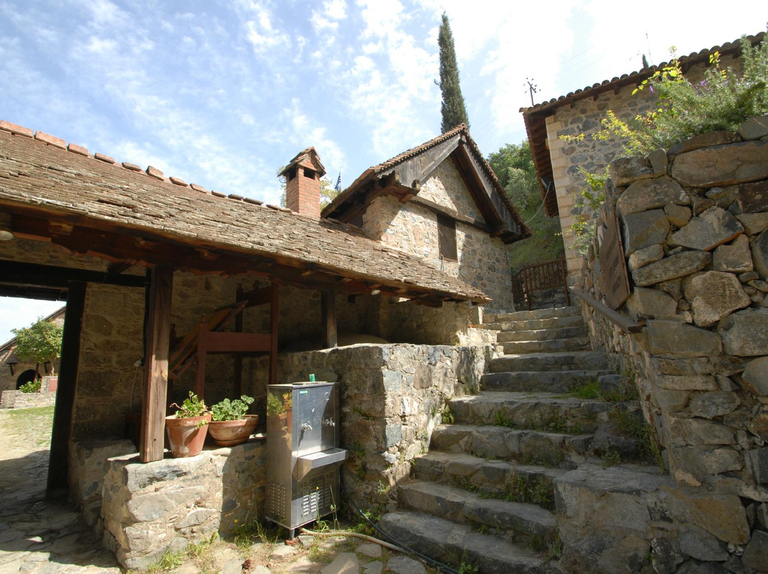 Agios Ioannis Lambadistis Monastery景点图片