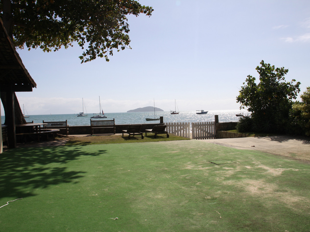 Praia do Manguinhos-布基亚斯必去景点