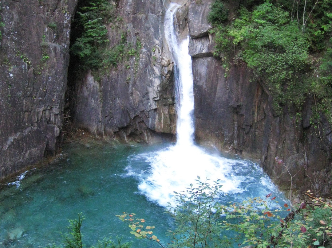 Ushigataki Waterfall景点图片