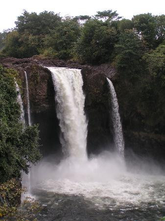 彩虹瀑布-希洛必去景点
