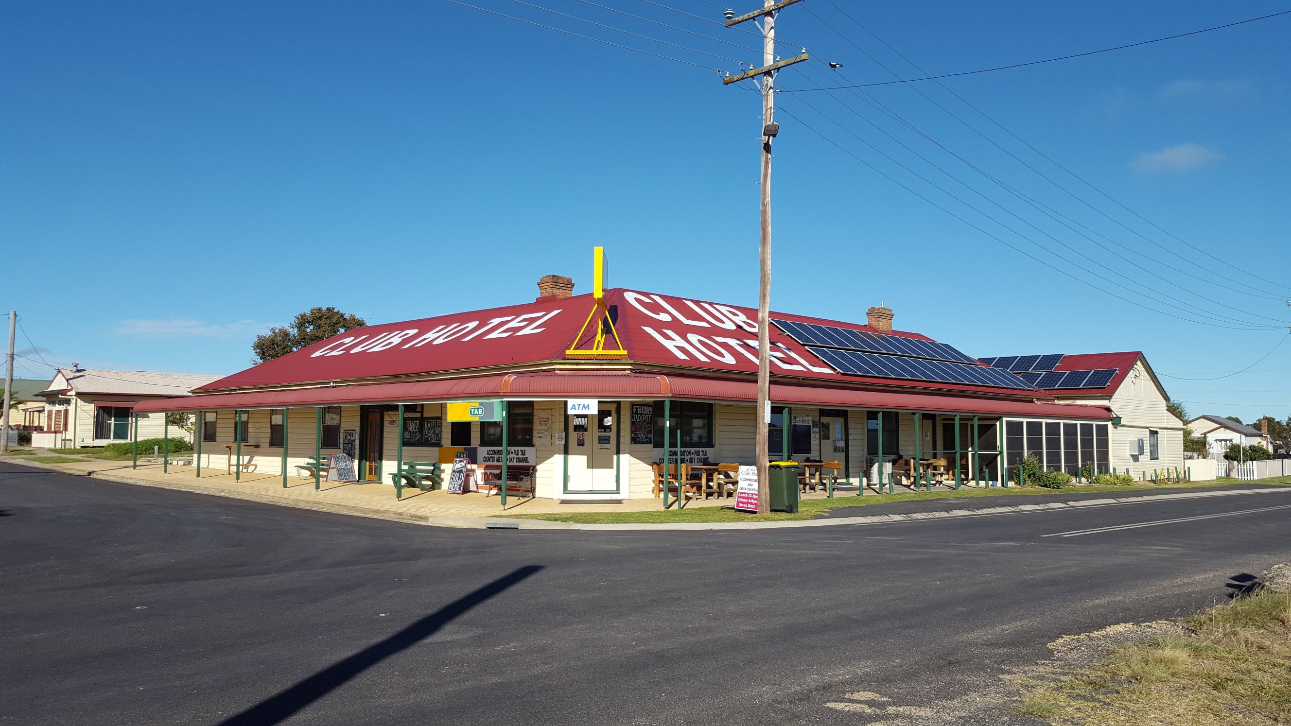 Riley's Club Hotel-官方