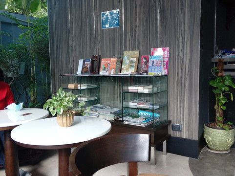 曼谷阿莫拉尼欧拉克斯套房酒店主图