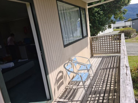 蒂阿瑙湖景假日公园主图