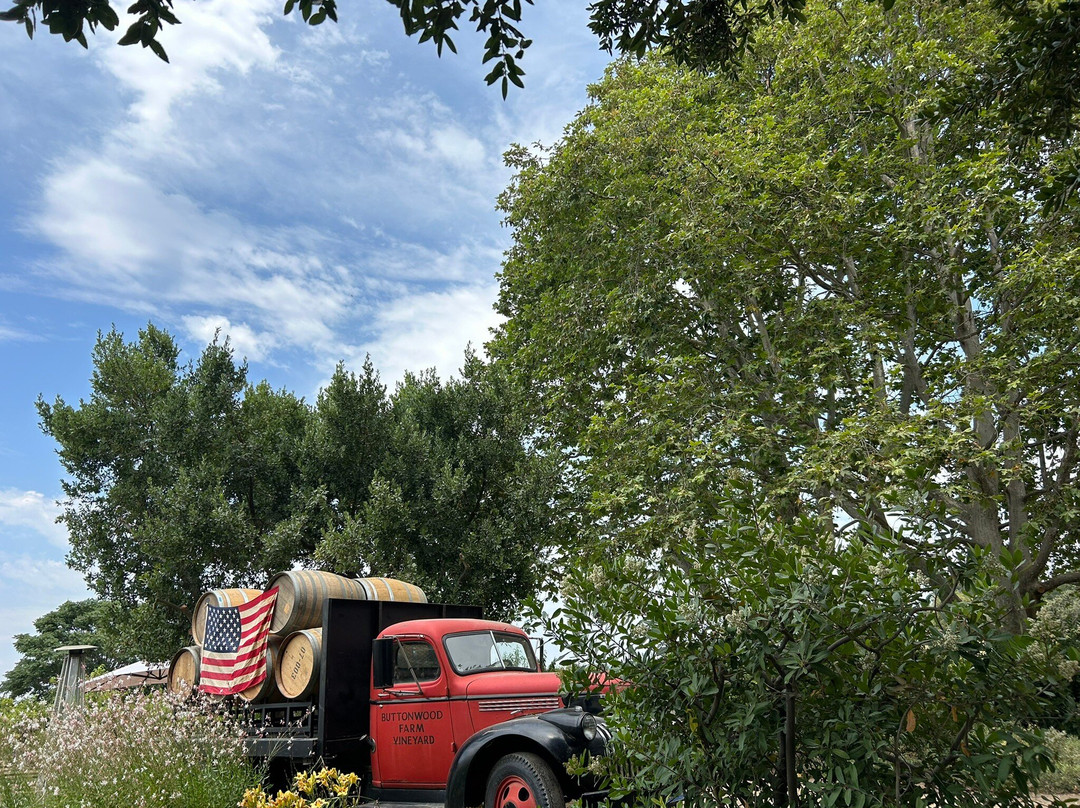 Buttonwood Farm Winery & Vineyard-索尔万必去景点