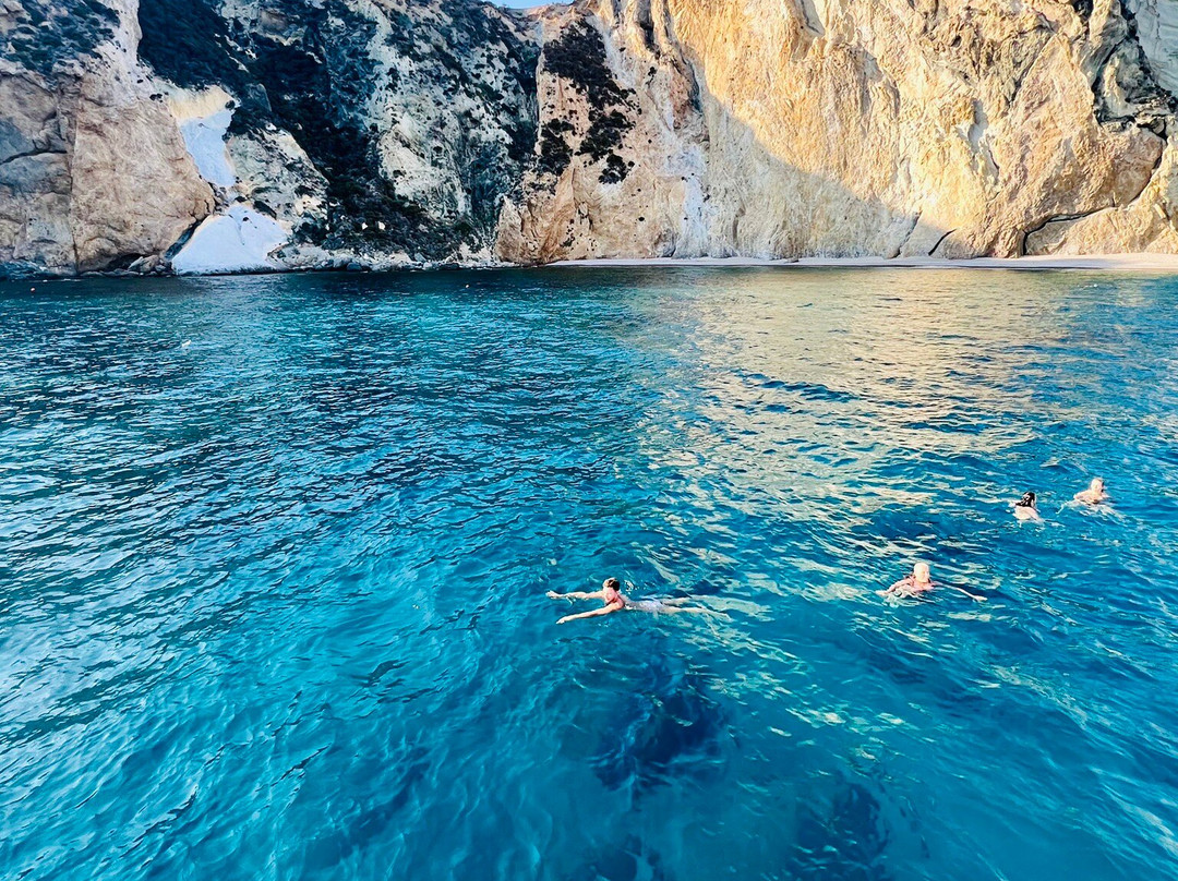 Chiaia Di Luna-Ponza Island必去景点