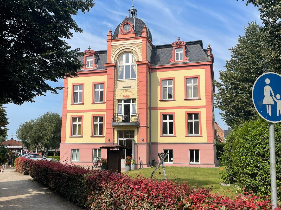 哈莫尼尔酒店主图