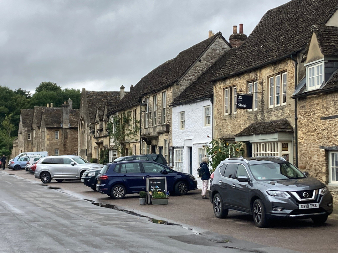 Lacock Abbey & Village景点图片