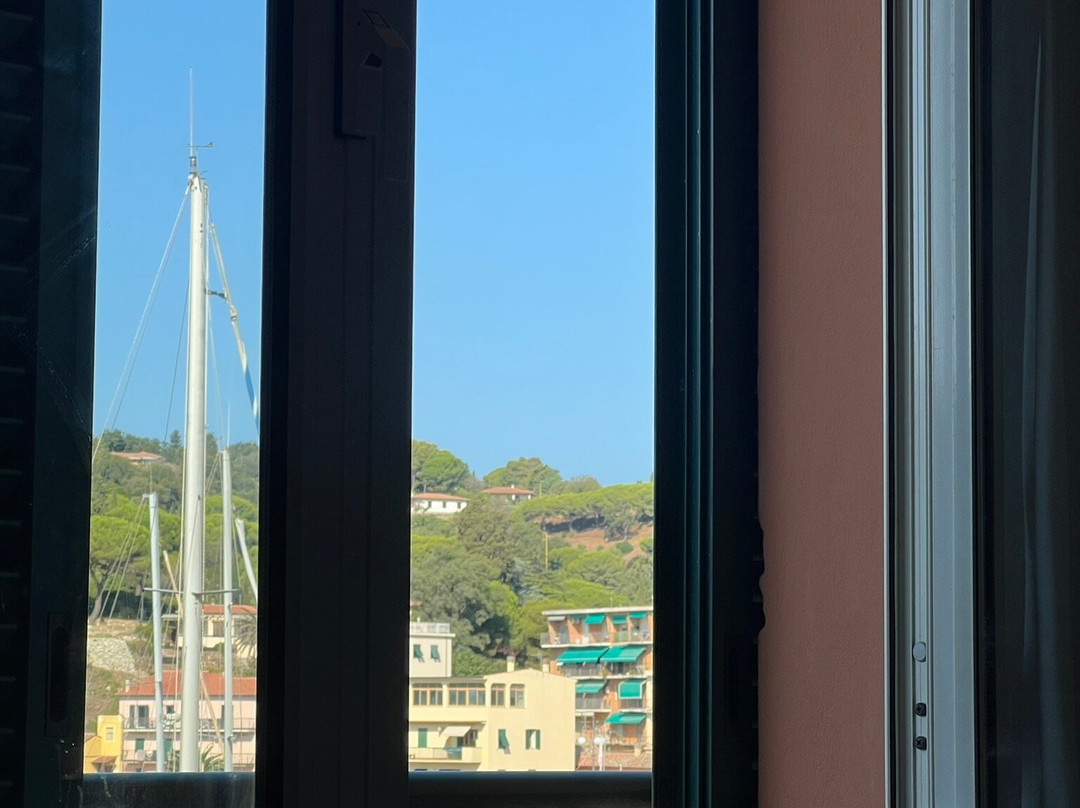 Hotel Belmare主图