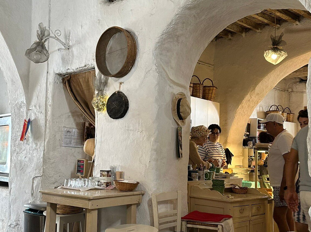 Gioras Wood Medieval Mykonian Bakery景点图片