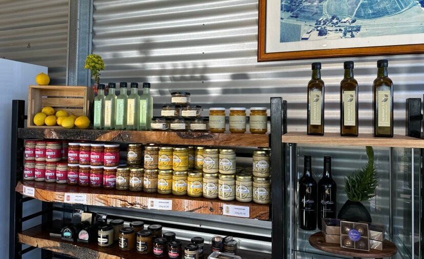 Rusticana Wines and Newman's Horseradish景点图片
