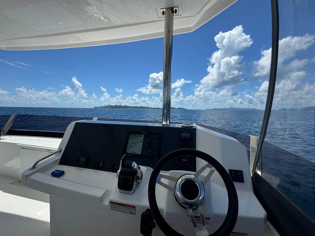 Offshore Sailing School景点图片
