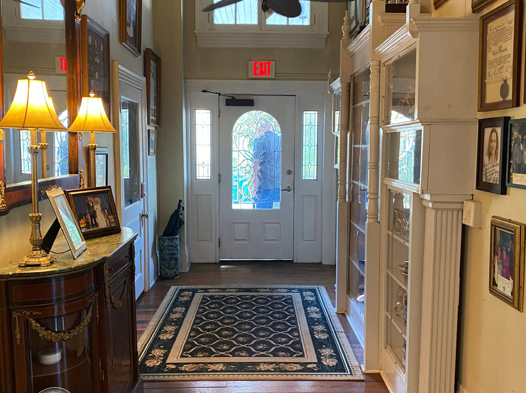 The Historic Michabelle Inn主图