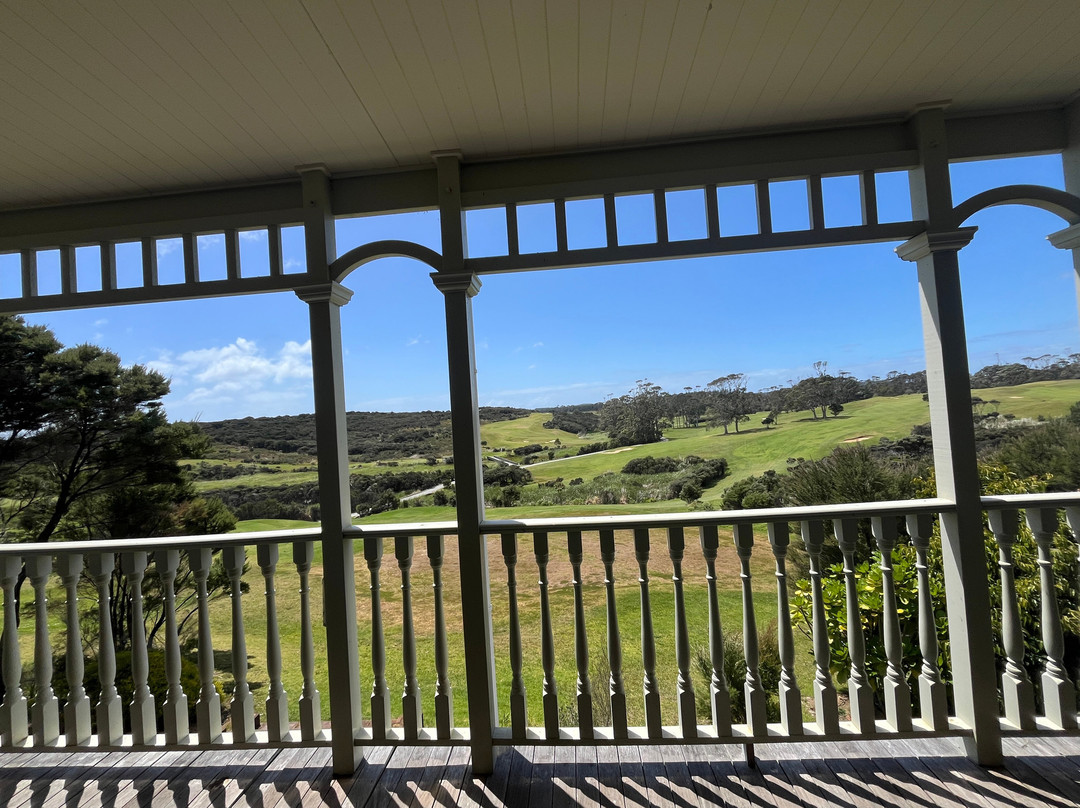 卡林顿度假村酒店主图