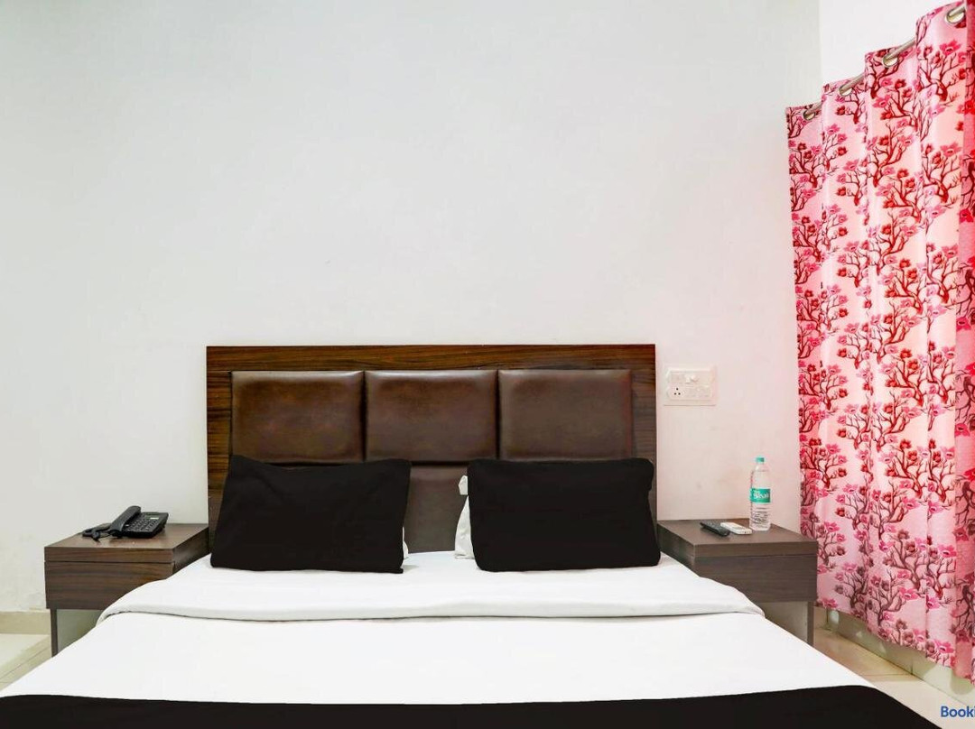 Oyo Sawan Hotel & Restaurant