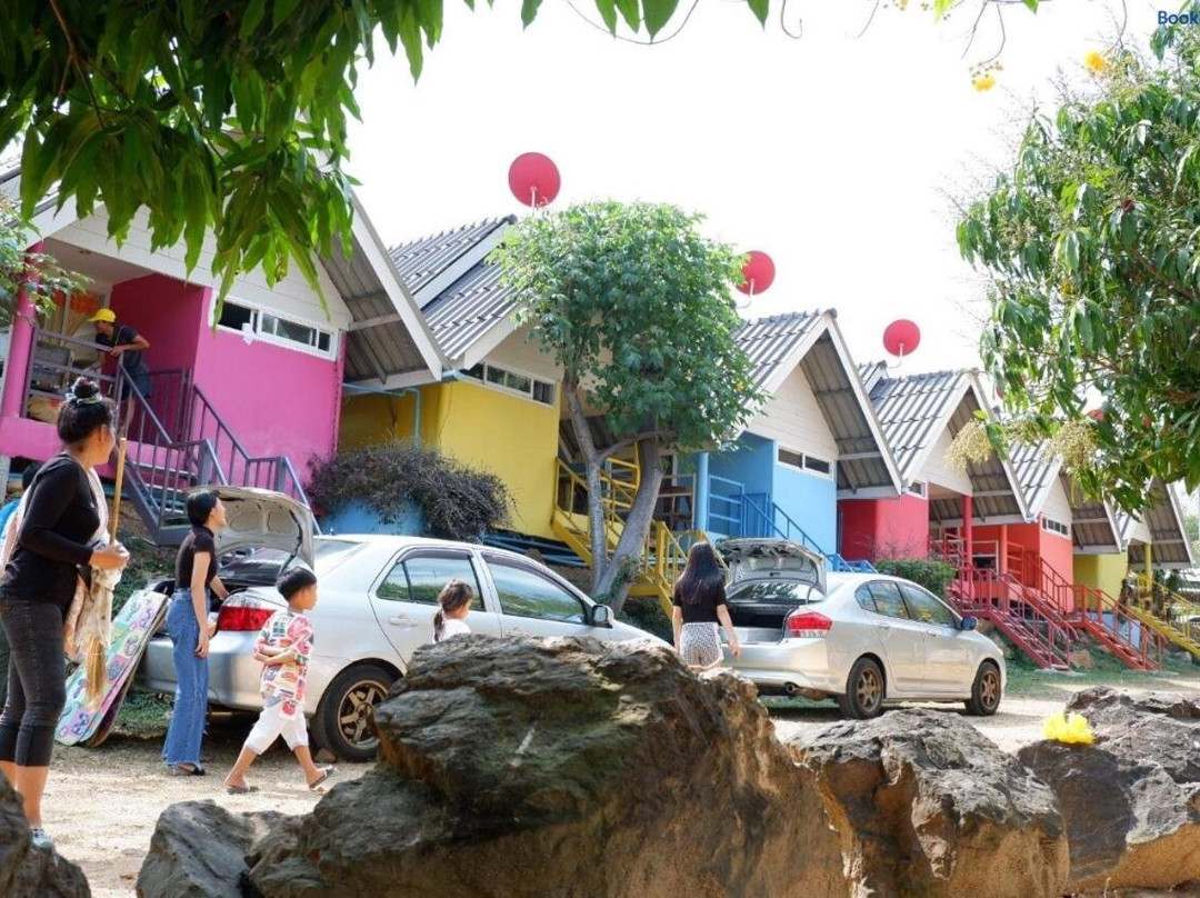 Baan Rai Prai Rung Kaeng Krachan