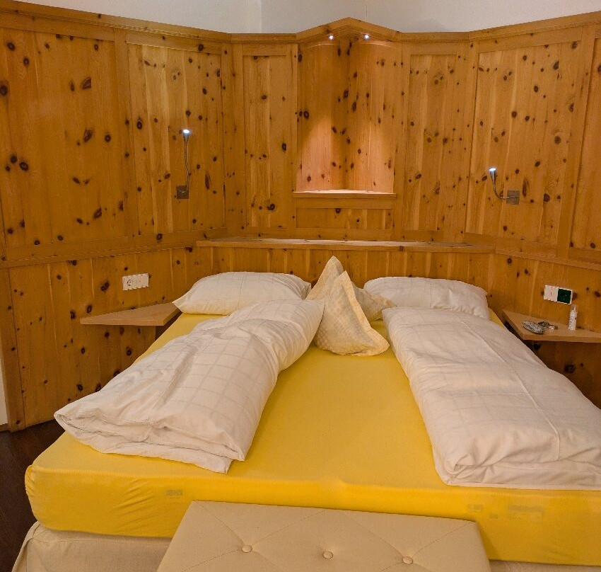 理意其尼酒店主图