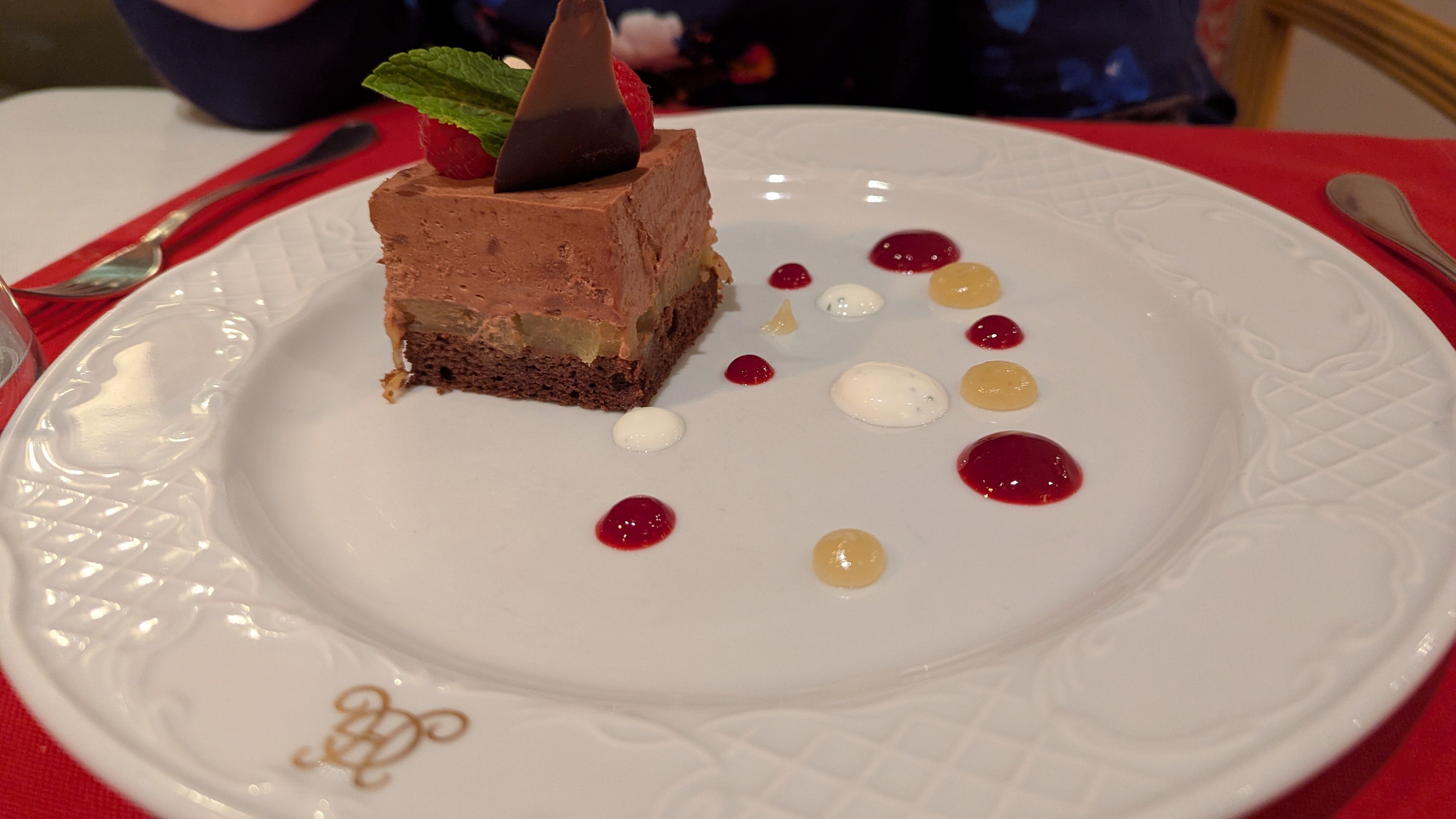 策尔湖畔大酒店-餐饮