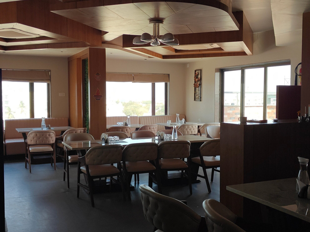 Hotel The Grand Ladhukara主图