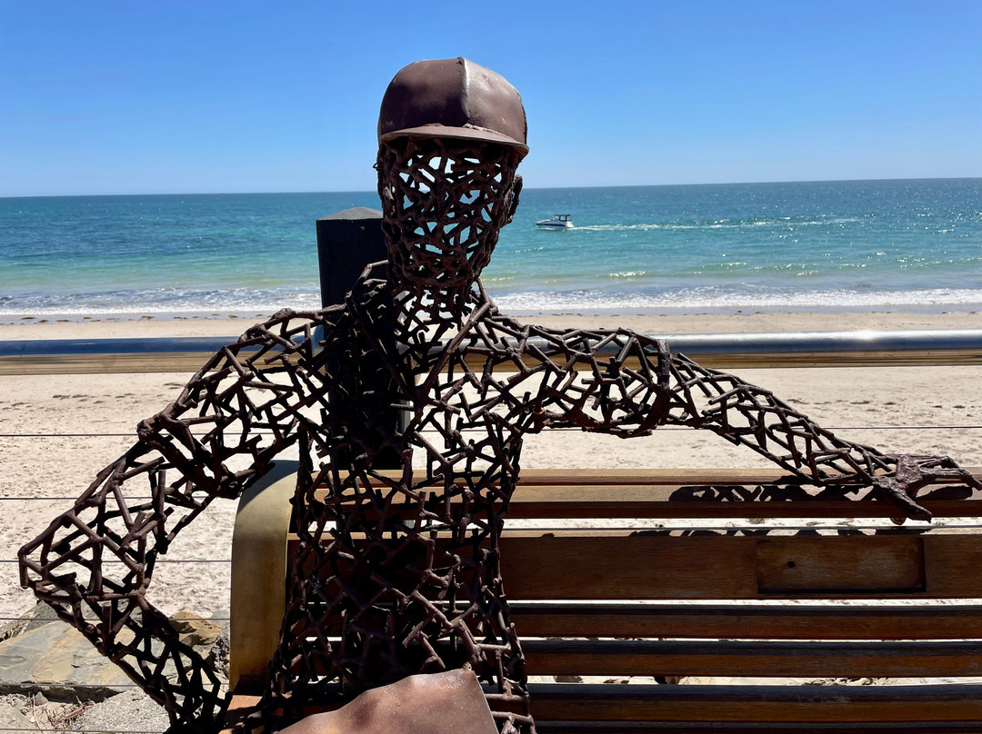 Person Sitting On A Bench-Somerton Park必去景点