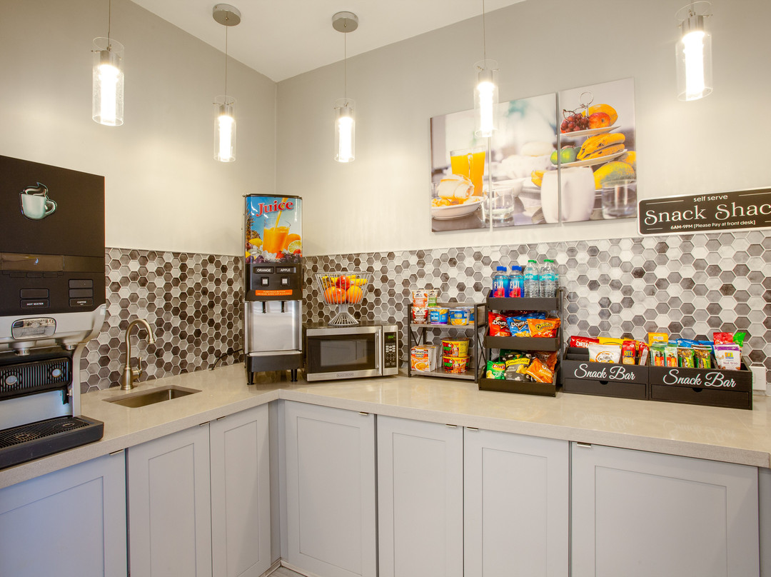 英格伍德速8酒店主图