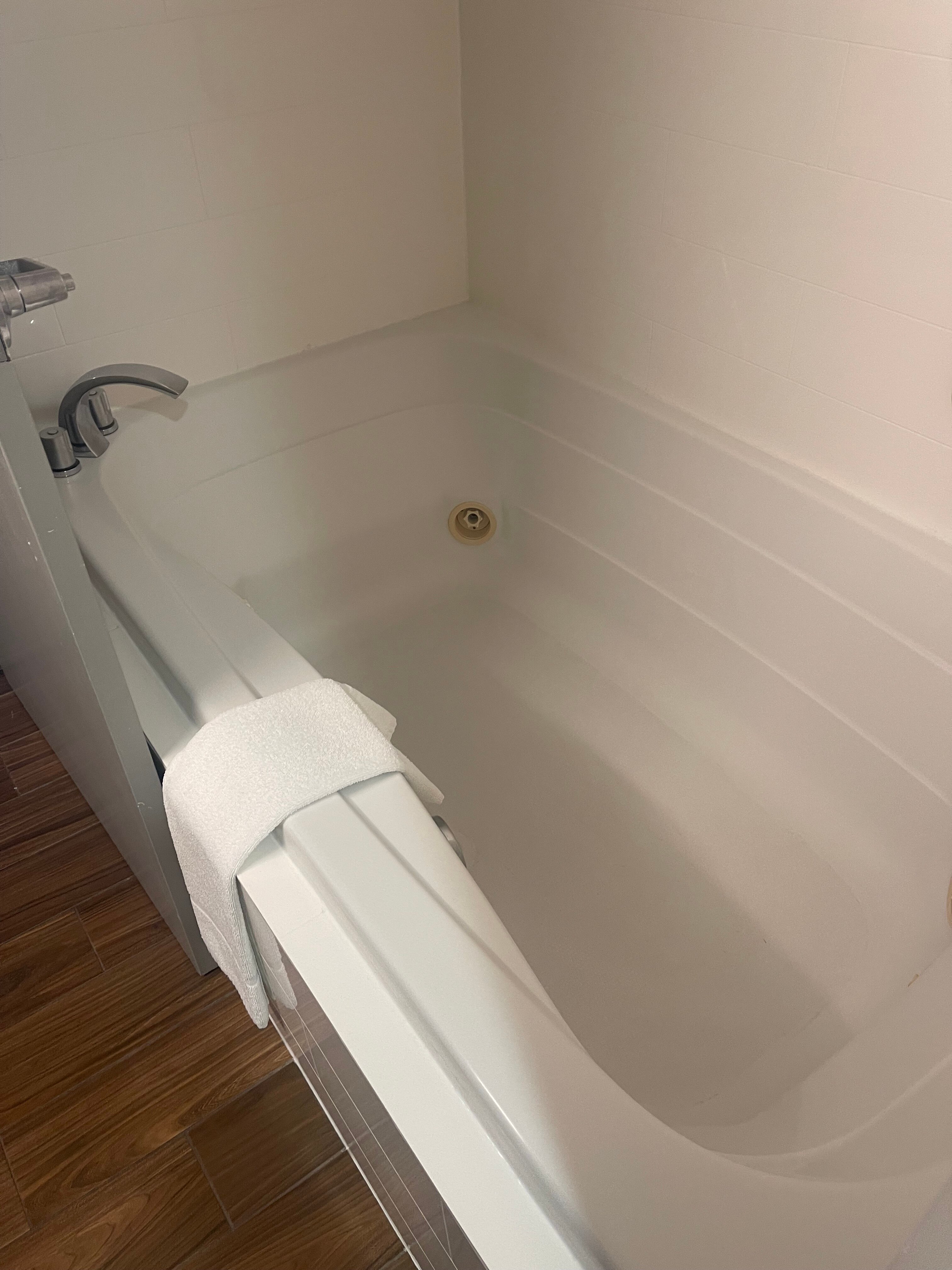 Hampton Inn Hot Springs-浴室