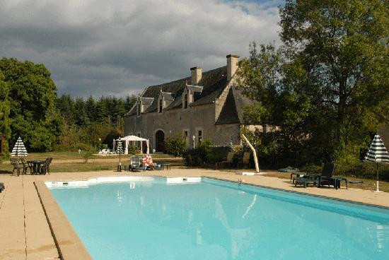 Le Vieux Chateau d'Hommes主图