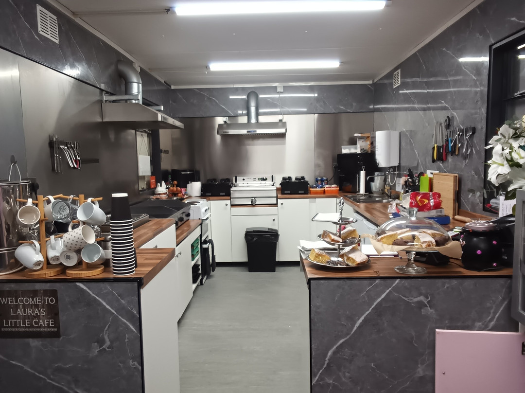 Laura's Little Cafe