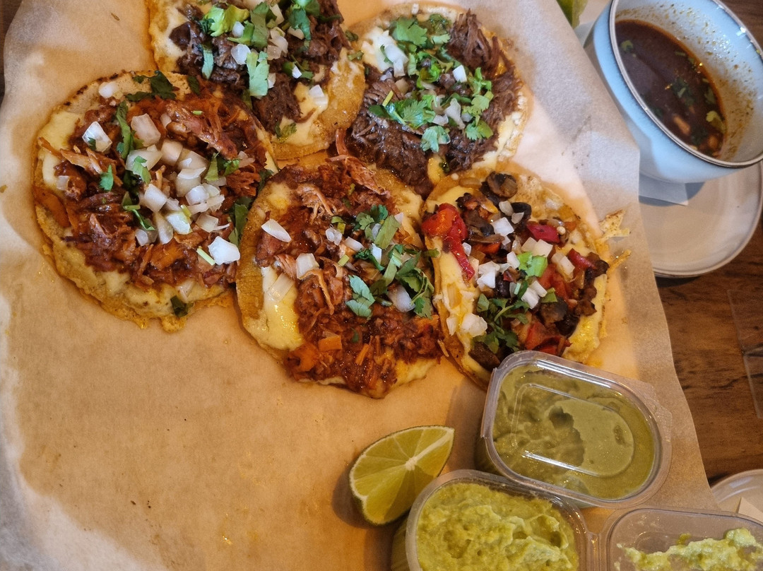 Hermanos Tacos