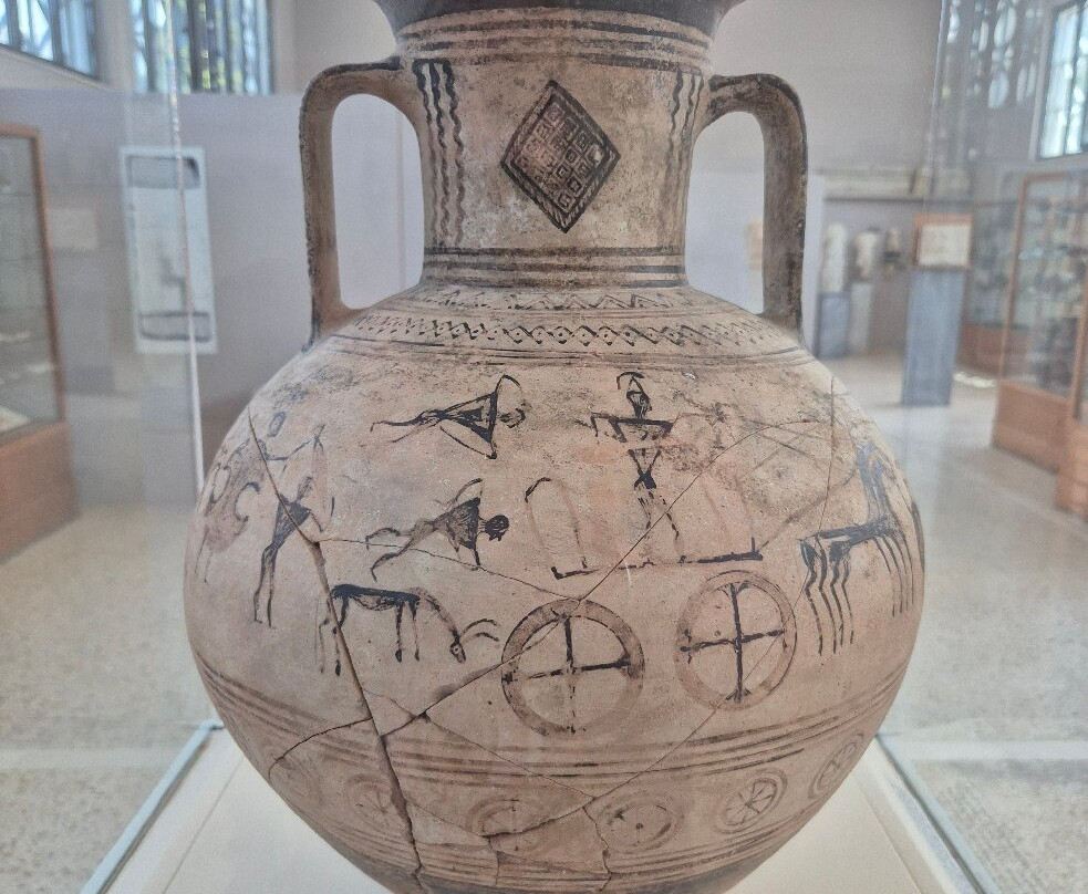 Archaeological Museum Parou-帕罗奇亚必去景点