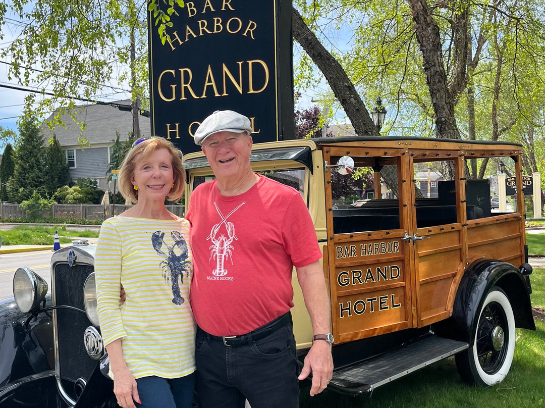 巴尔港大酒店主图