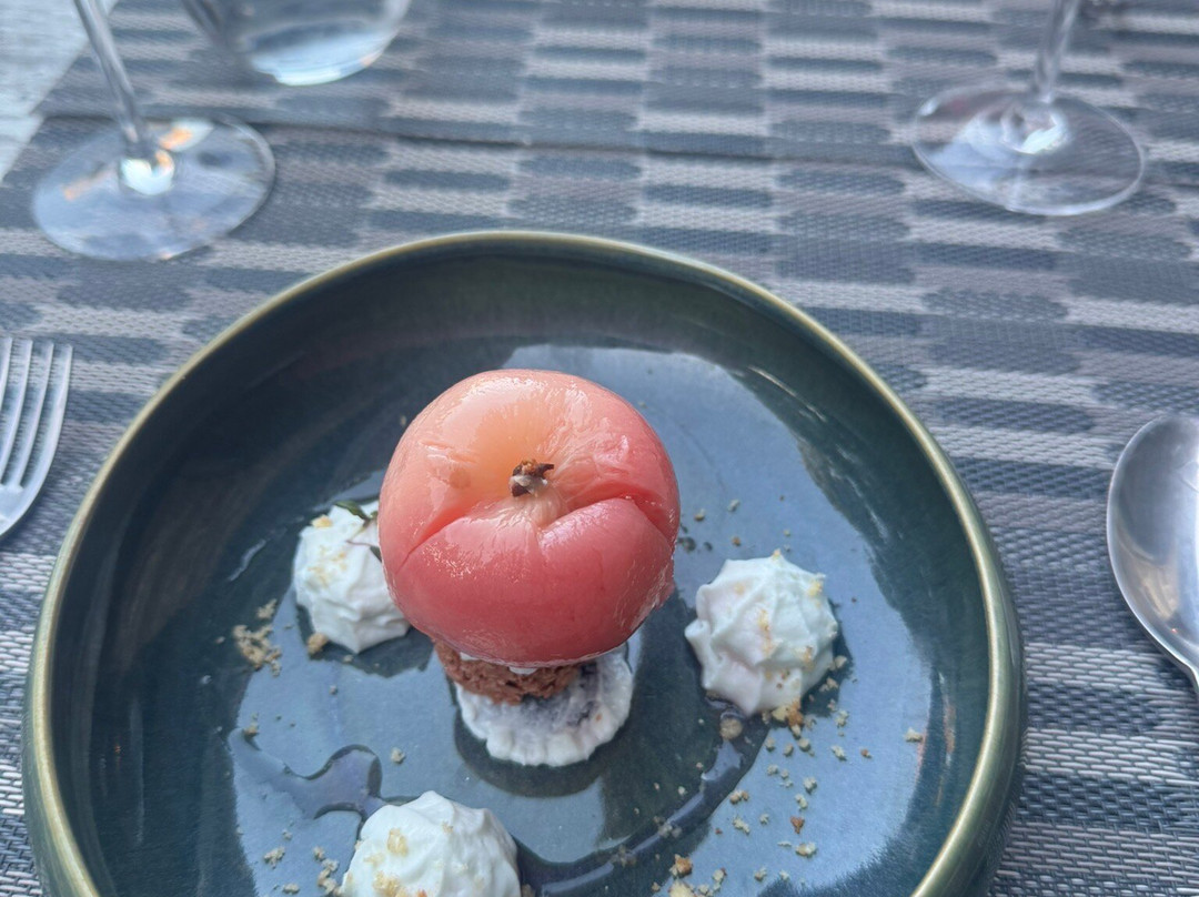 碧波荡漾酒店主图